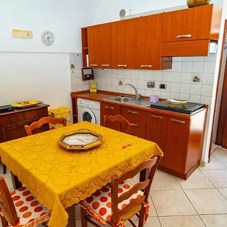 Caratteristica Casa In Piazzetta Holiday home *